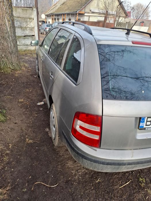 Vând skoda fabia