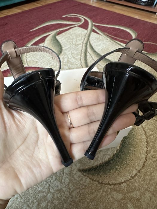 Продам туфли от Alaia