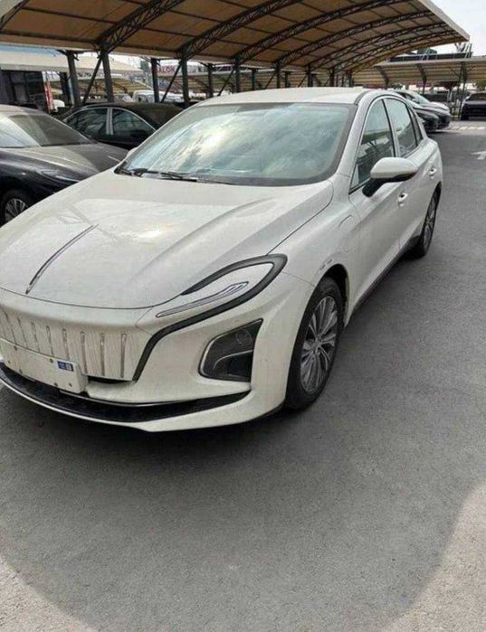 Hongqie e-qm5 610 km