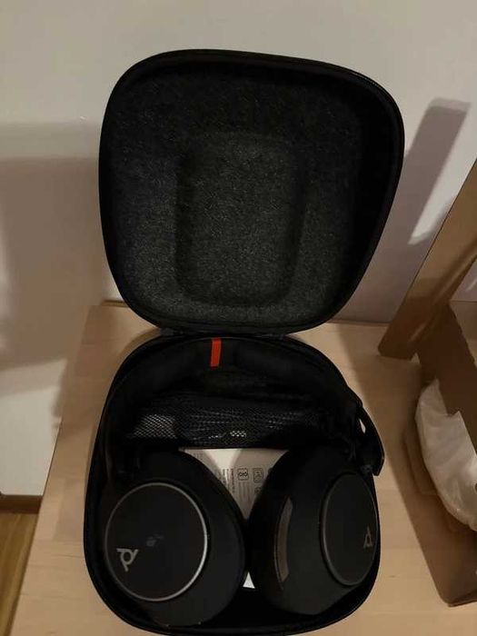 Casti Poly Voyager 85C