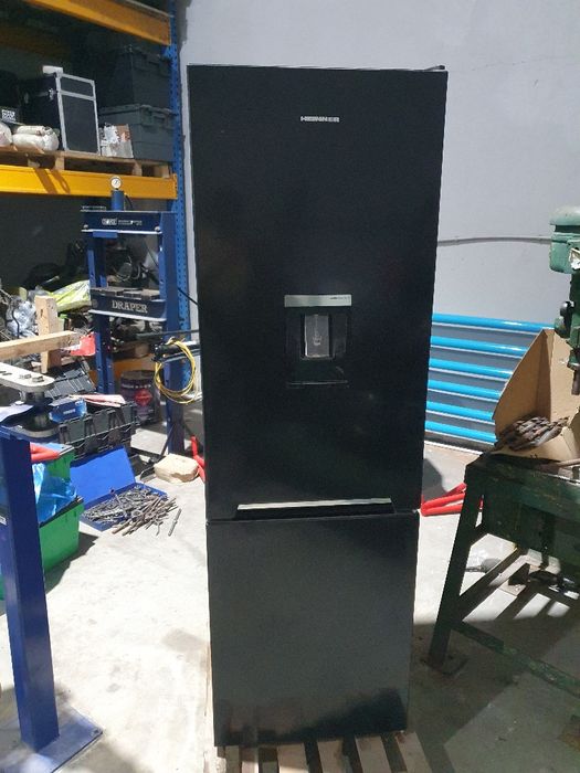 Vând frigider cu congelator