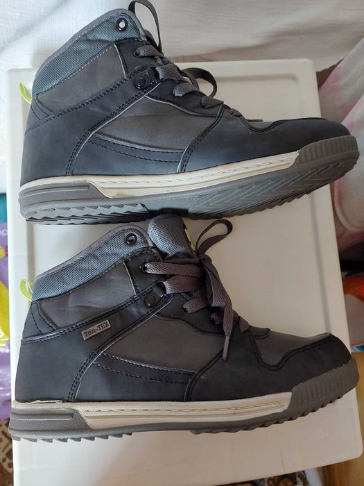 Мъжки юношески боти - 40 номер НОВИ!