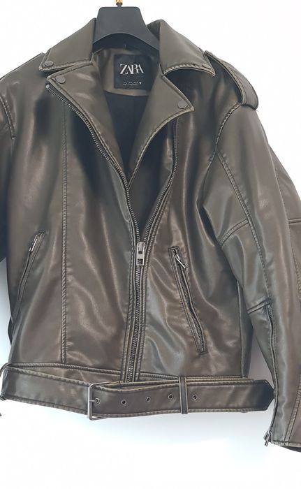 Jachetă Biker Zara Oversized – Efect Piele – Gri/Kaki (Model Vira