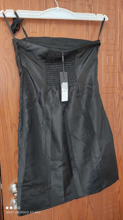 Къса черна рокля