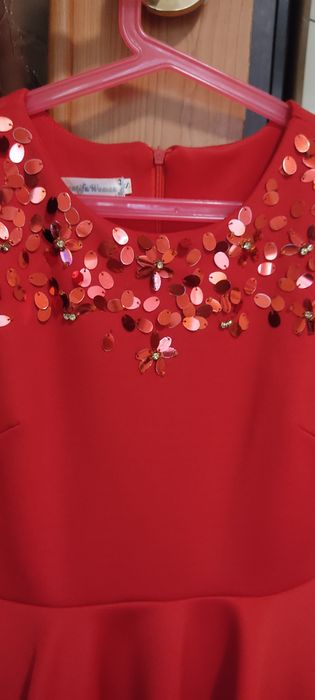 Продам      платье