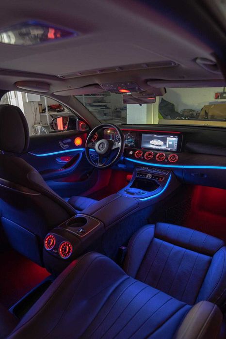 Mercedes Aмбиентно осветление, Светещи въздуховоди и 3D/4D Говорители