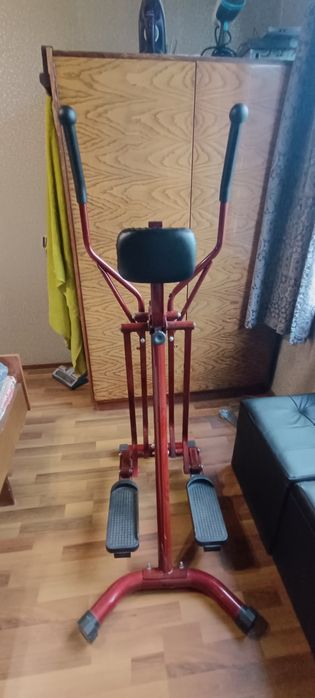 Степер фитнес уред