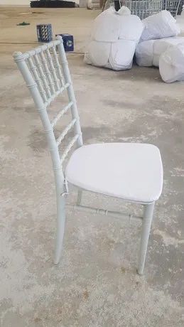 Perne Scaune Chiavari Cel mai Bun Preț De Pe Piața