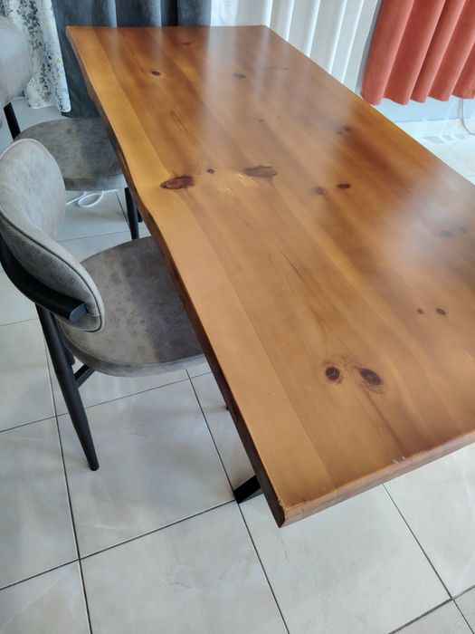 Маса от естетсвено дърво