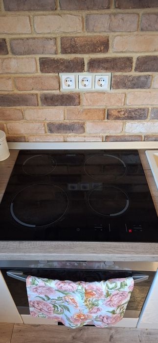 Plita vitroceramica Zanussi