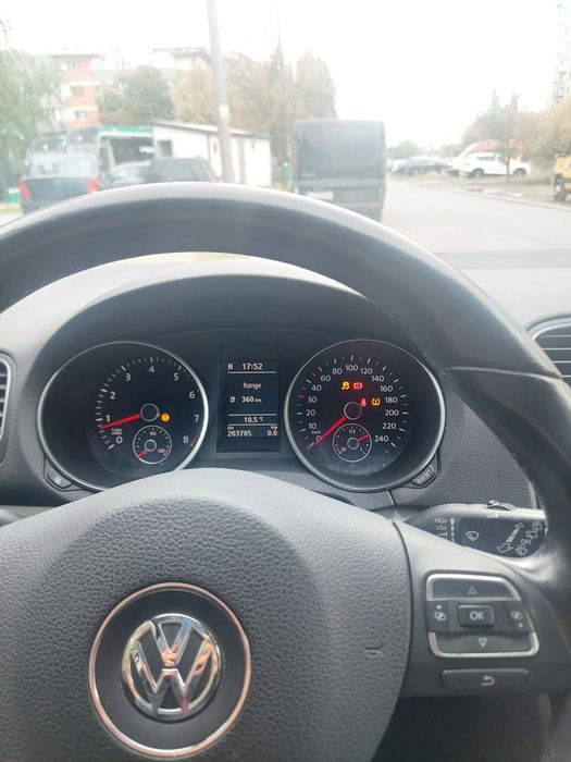 Vând Golf 5,puțin rulat în tara