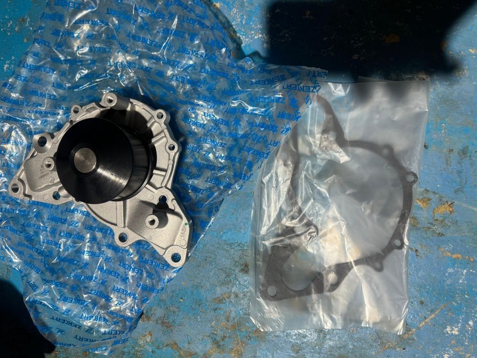 Киа Соренто помпа