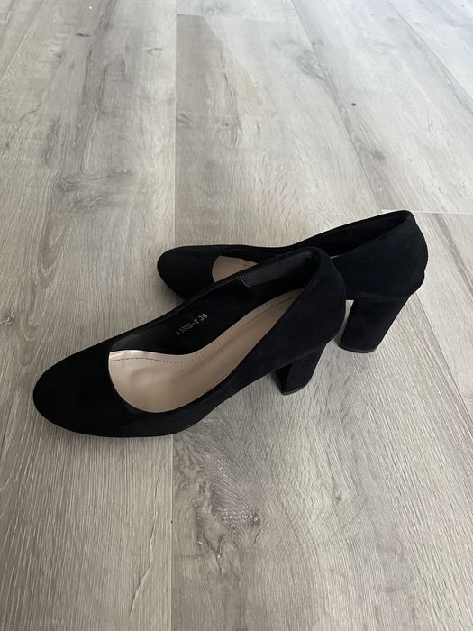 Продам туфли замша