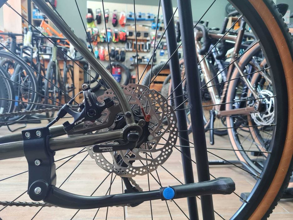 Bicicleta Kross Esker 4.0 M 28 M in stoc la Est Bike Funky Sports