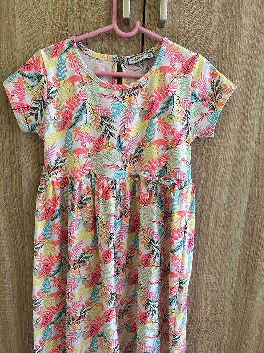 Летни роклички за момиче 6-7г.