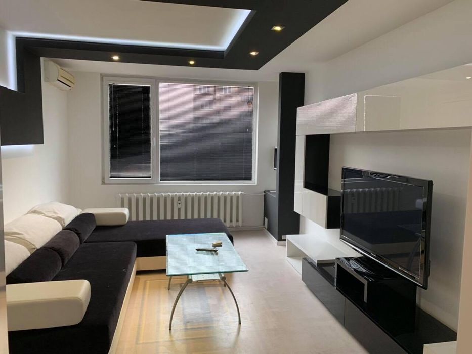 Тристаен апартамент под наем в ж.к. Връбница 2, 2101631