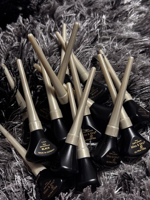 rujuri/ crieioane/ machiaje