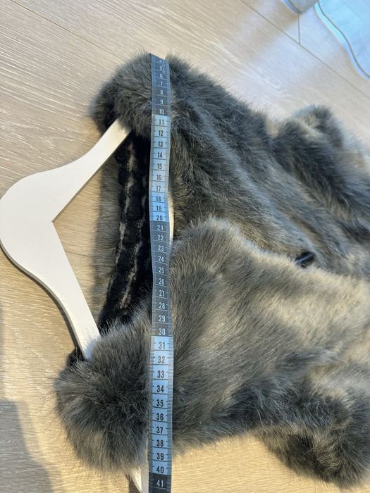 Vesta gri din blana moale cu interior de lana