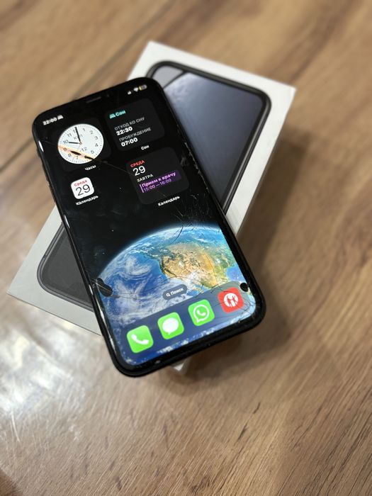 Продам iPhone XR память64GB