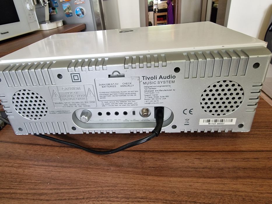 Tivoli audio music system,radio,cd player de top