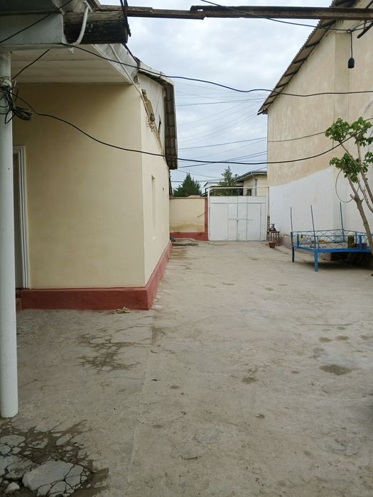 Uy srochna sotiladi 8xona, 8,5 sotix joy