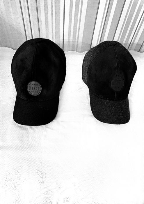 Продам кепки цена 4500 тенге