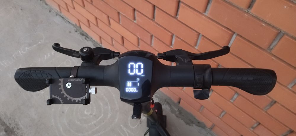 Электросамокат DECE