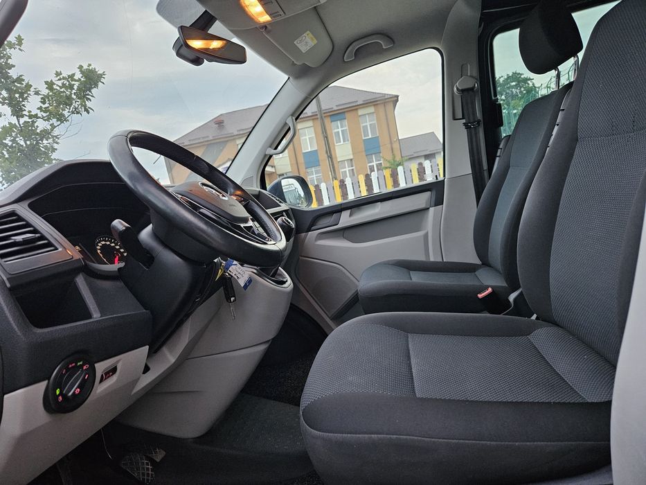 Volkswagen vw transporter 2.0 140 cai 2017 5 locuri