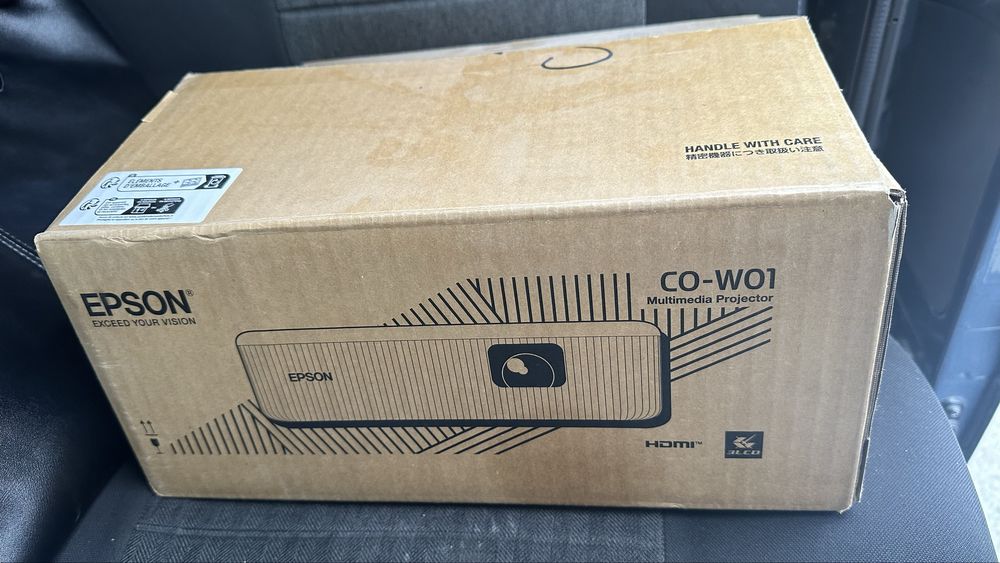 Новый проектор : CO - W01