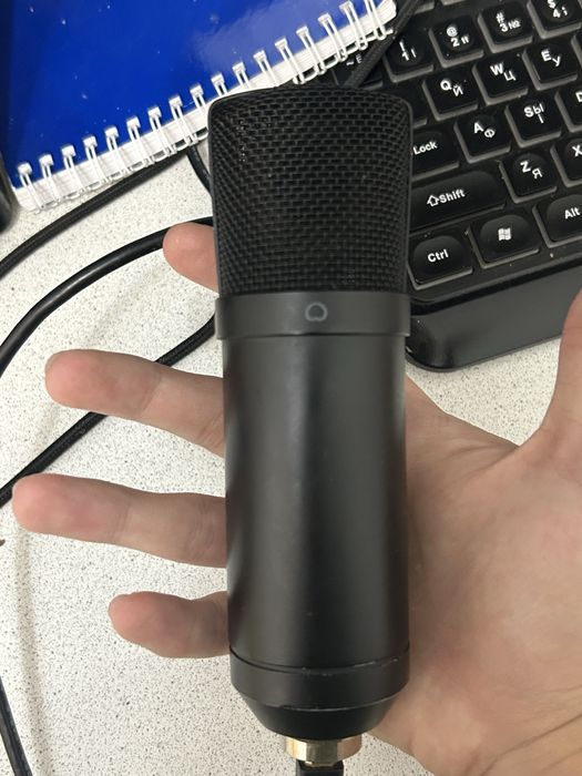 Микрофон студийный