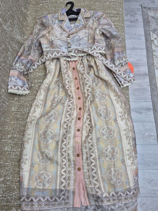 Продается платье костюм