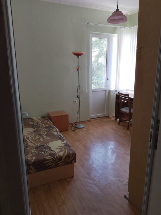 Дава се под наем Тристаен апартамент в Варна, ВИНС - 65 кв.м за 612 € - Снимка #2