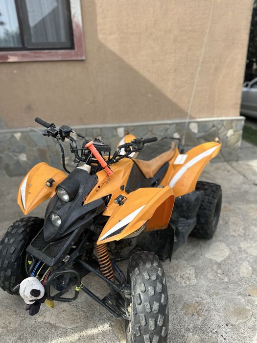 Vând atv
