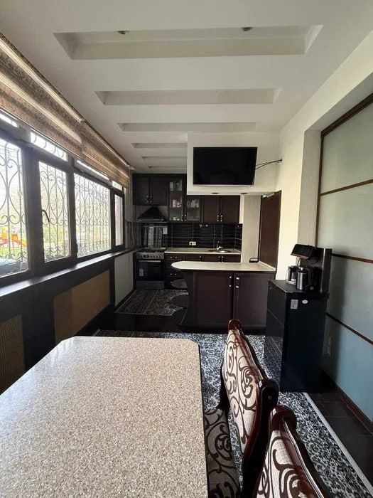 Осиё улица ц6 3/1/4 77 серия с подвалом и парковкой Не торцевая