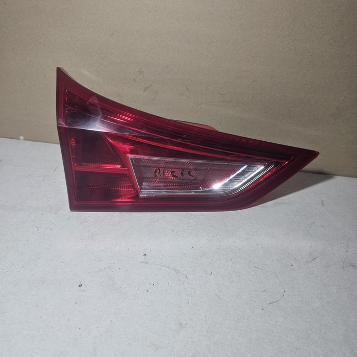 Вътрешен стоп за Toyota Auris Hatchback II (10.2012 - 12.2018), хечбек