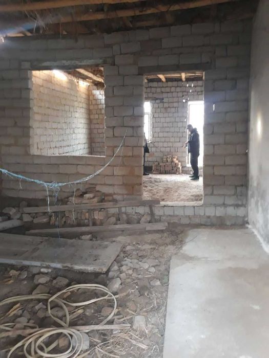 Уй сотилади Зангиота тумани МФЙ Богзор Дустлик махалласи 2 уй