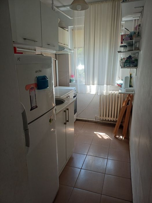 De închiriat apartament 2 camere, semidecomandat, Craiovița Nouă, zona Materna
