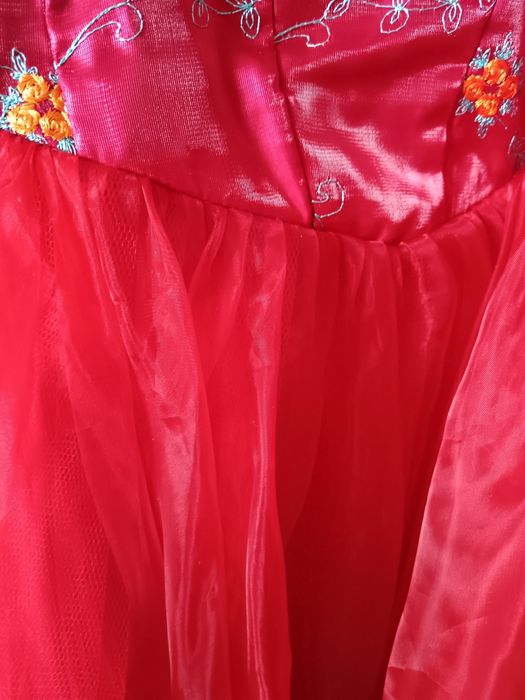 Платье на девочку 7,8,9 лет