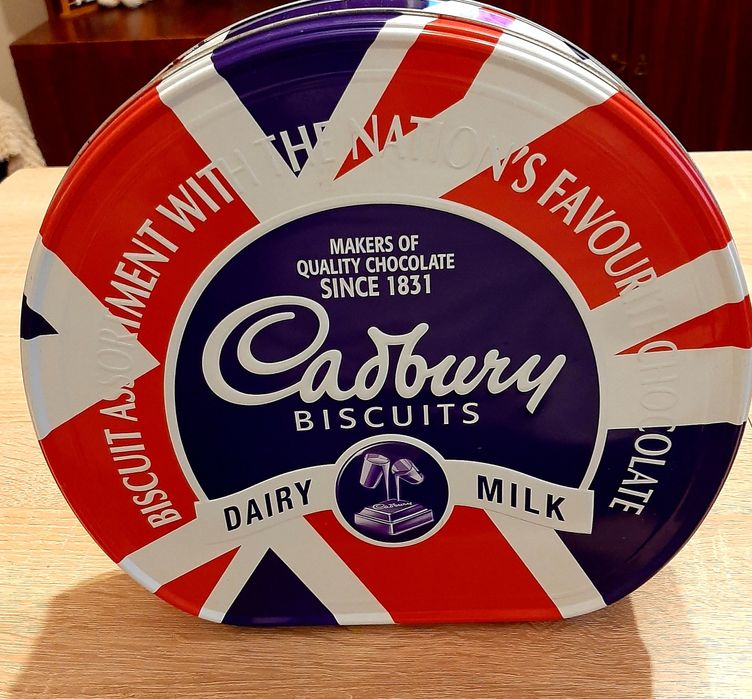 Ефектни колекционерски предмети  и  Нова, вертикална поставка за чаши