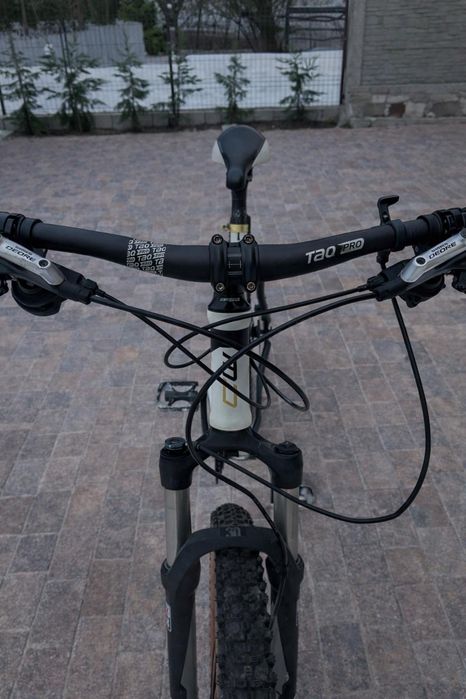 Bicicleta MTB 29 CYcleWolf~XT Deore~frane disc hidraulice~Rock Shox Aer
