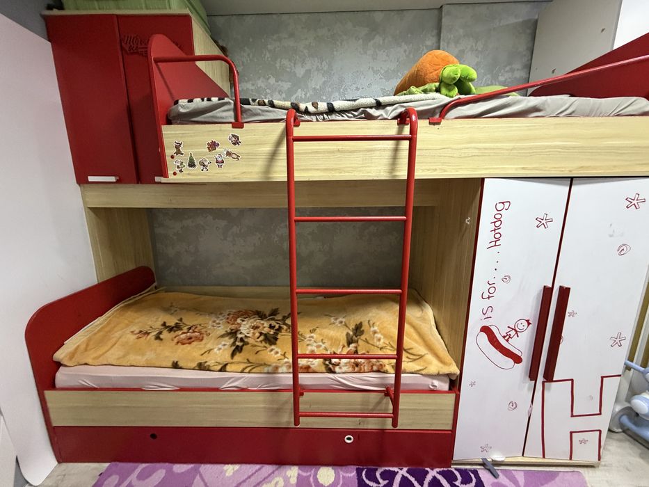 Продам двухъярусную кровать