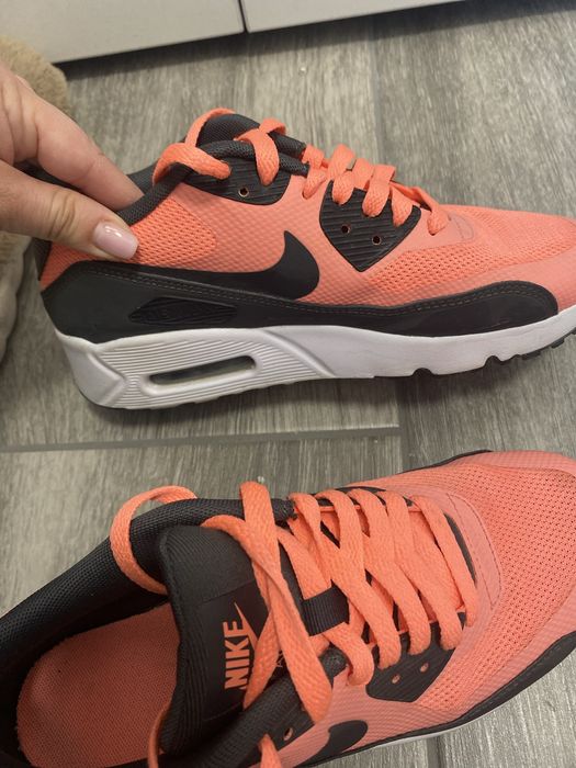 Adidasi Nike AirMax 36.5, roz somon cu negru