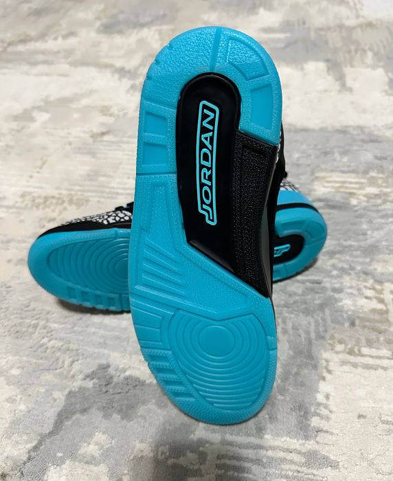 Adidasi Jordan Spizike