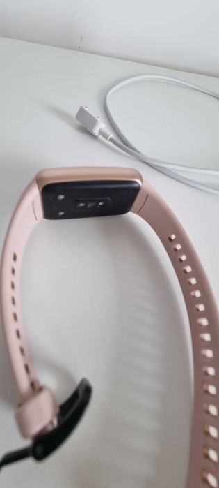 Huawei Band 6  Pink, foarte buna