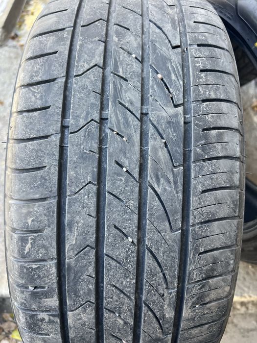 Комплект летних шин! 235/45/18.