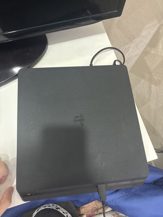 Продам playstation 4