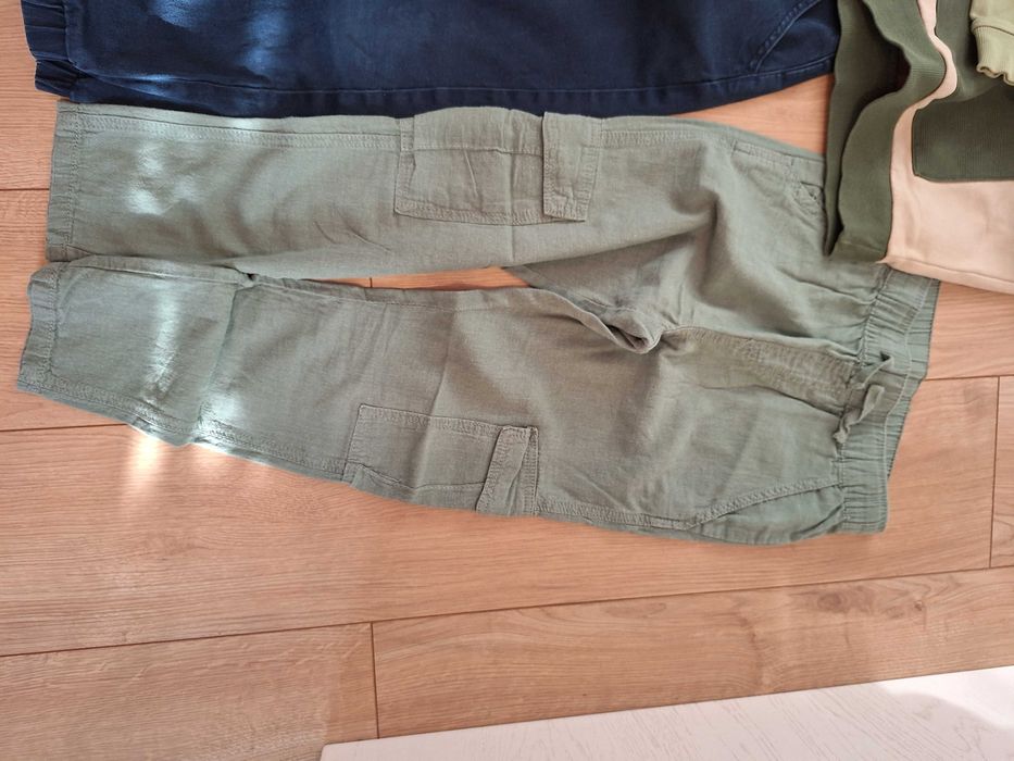 Два панталона и суичър, размер 134 см