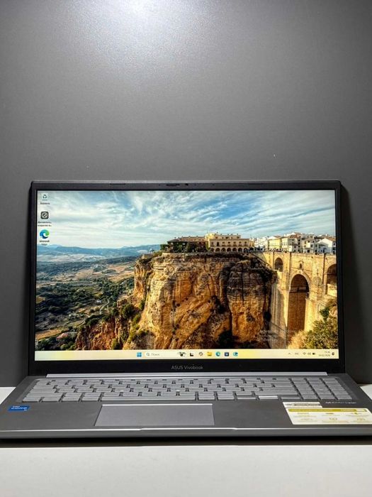 Asus Core i3/12-поколение