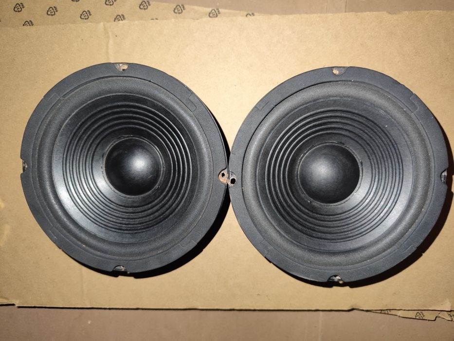 Doua perechi difuzoare doua 8 inc și două 16.5 cm