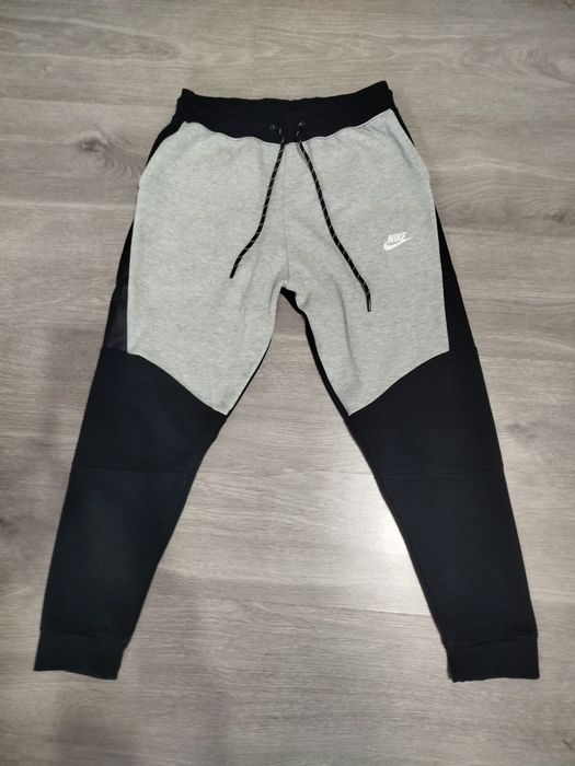 Nike tech fleece pants